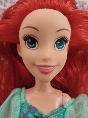 Ariel doll used in excellent condition