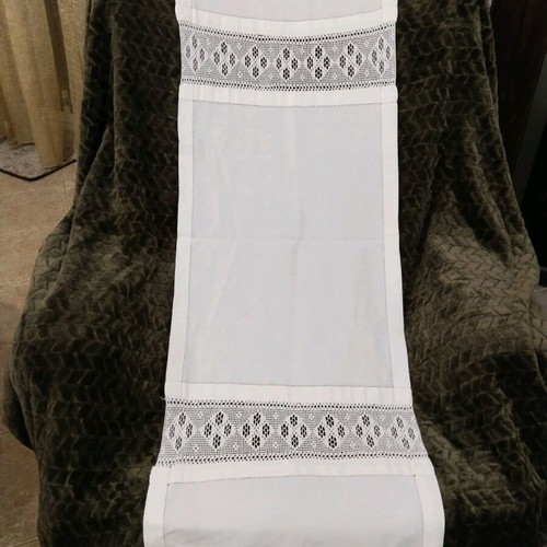 Handmade knitted table runner like new