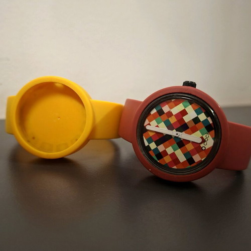 O bag watch used with rubber strap and spare case