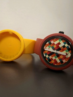O bag watch used with rubber strap and spare case