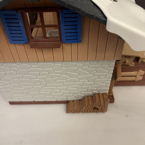Playmobil Winter Chalet Ski Lodge like new with figures and accessories