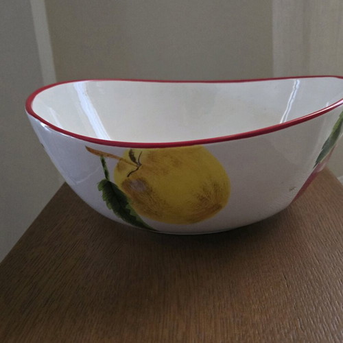 Fruit bowl and nut dish set like new
