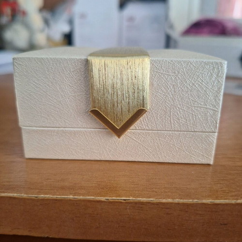 Ring box unused, white and gold