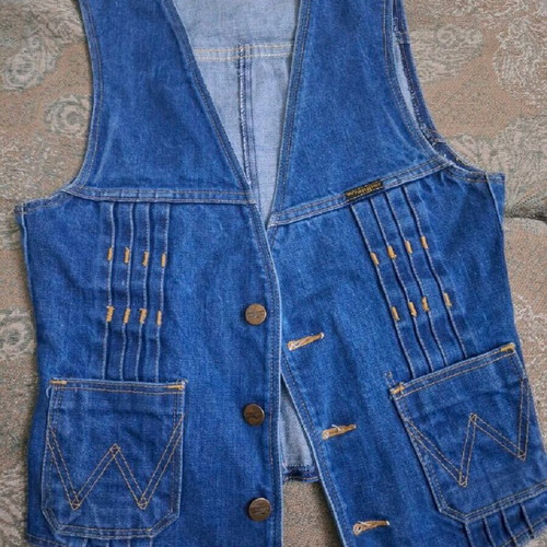 Wrangler denim vest like new, blue, size XS