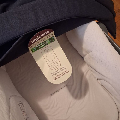 Inglesina baby carrycot egg and stand like new