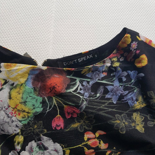 Floral dress size small like new