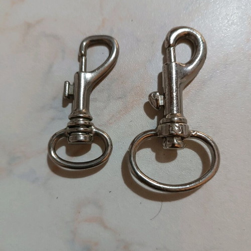 Safety hooks like new, pack of 2