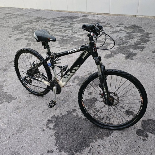 Mountain bicycle like new, disc brakes, 27 inch, men's