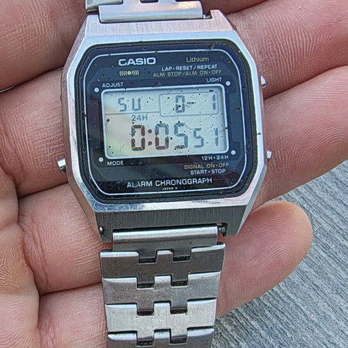 Casio A254 vintage wristwatch used with signs of electric welding