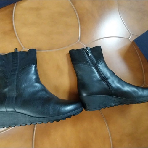 Caprice leather ankle boots black, like new, size 37