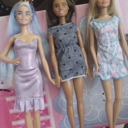 Barbie dolls set of 3, original Mattel dresses