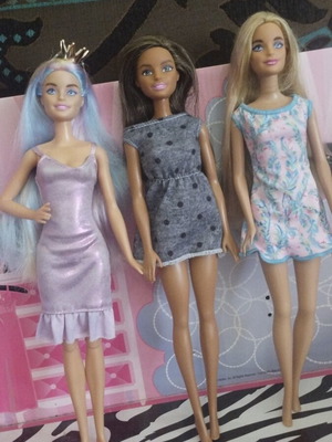 Barbie dolls set of 3, original Mattel dresses