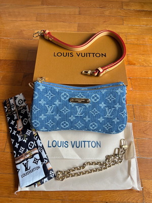Louis Vuitton Чанта За Рамо Като Нова Синя Автентична