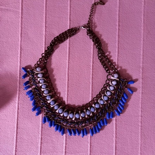 Necklace like new, blue