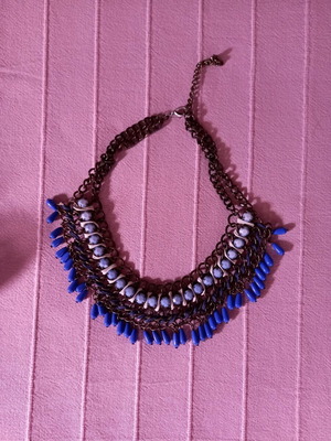 Necklace like new, blue