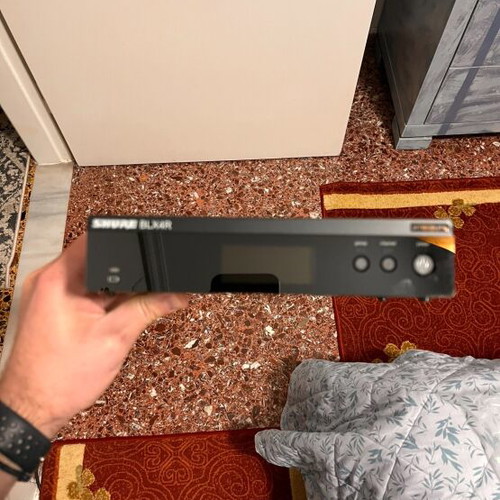 Shure wireless microphone like new, professional use, with box