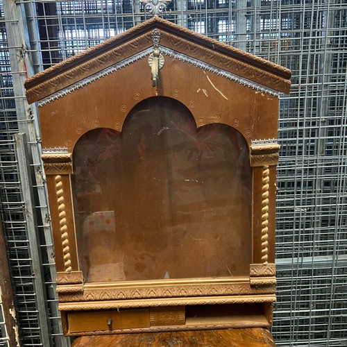 Wooden icon stand used with wear