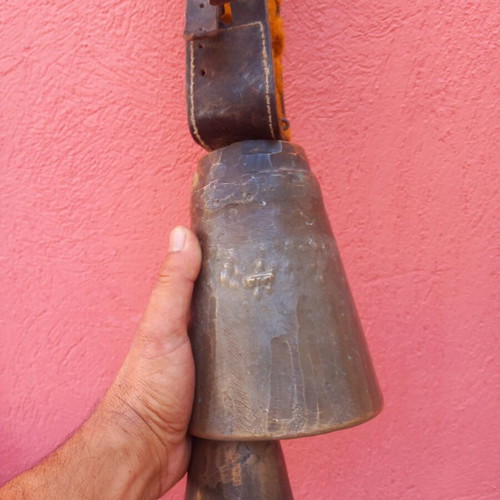 Cypriot bronze bell used, 2.5 kilos with strap