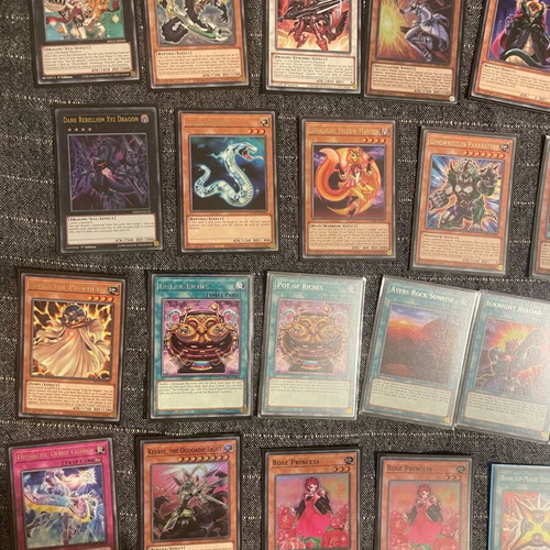 Yu-Gi-Oh Lot 60 Cards and 2 Playmats like new