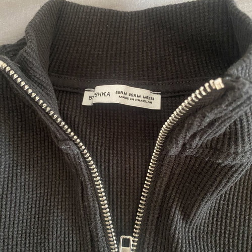 Bershka black zip-up top, size M fitting like S