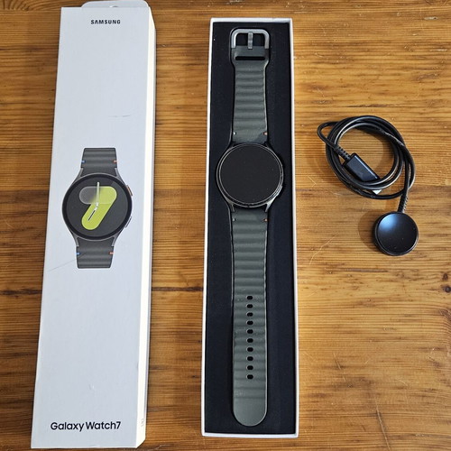 Samsung Galaxy Watch 7 44mm used with extra straps