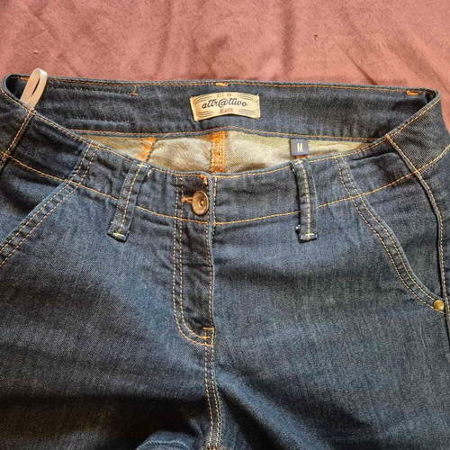 Attrattivo jeans bell-bottom size M like new, blue