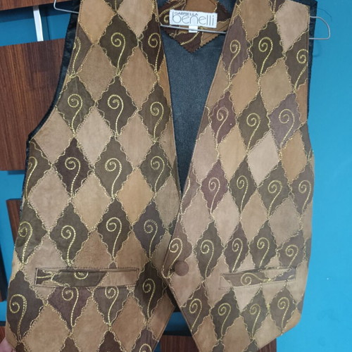 Vintage suede vest with gold details like new, size L