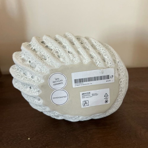 H&M vase new, white, dimensions 16x16