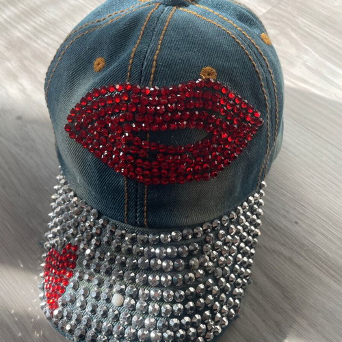 Modern cap with visor new