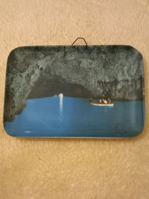 Decorative wall plate like new with Blue Grotto image