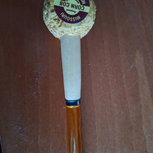 Missouri corn tobacco pipe new, un-smoked, without filter
