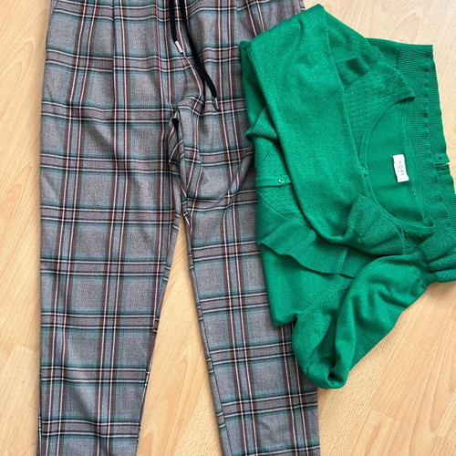 Imperial Sporty Elegant Women's Pants like new, plaid