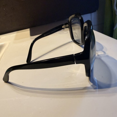 Gucci vintage sunglasses black frame gradient tint
