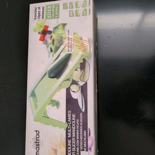 Mastrad Paris Mandoline slicer like new with multiple blades