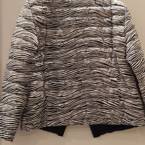 Guess autumn jacket new, size L, black and white