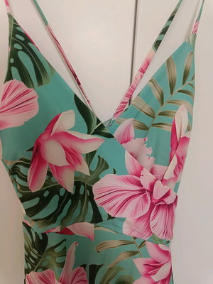 Midi floral dress like new, one size, veraman with fuchsia