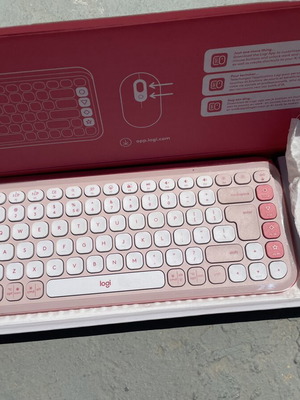 Logitech POP Icon Combo ασύρματο σετ πληκτρολογίου και ποντικιού σαν καινούργιο, Rose Off-White