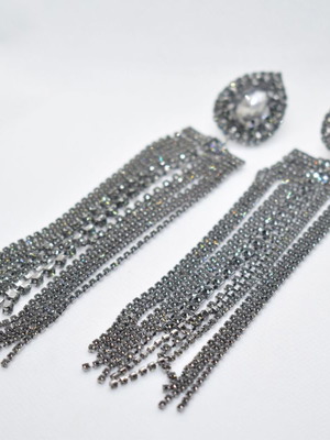 Earrings in black color long new