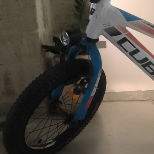 Cube kids bike 16 inches like new, white mountain