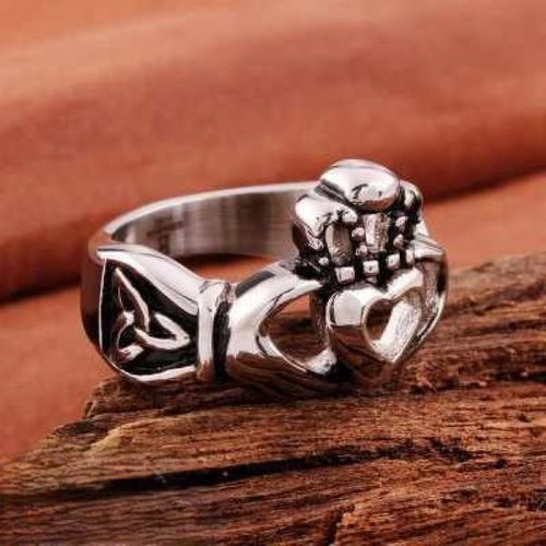 Claddagh ring size 58 silver tone alloy new