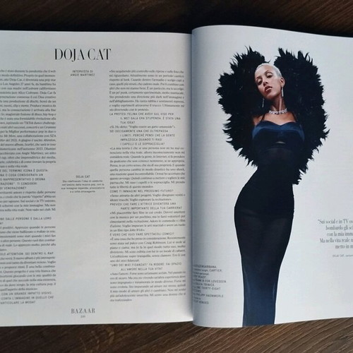 Bazaar Harper's Italia September 2023 issue with slight signs of use