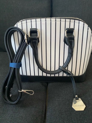 Diana&Co shoulder and hand bag new, striped black and white