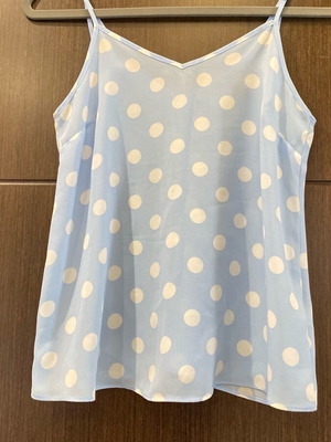 Sleeveless blouse with adjustable straps polka dot blue and white new
