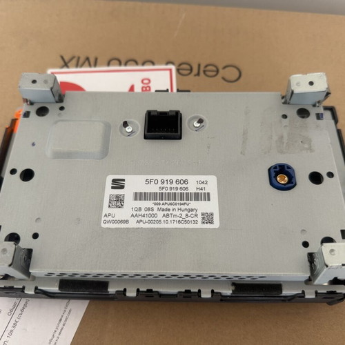Oem Media VW/Seat CarPlay full set used
