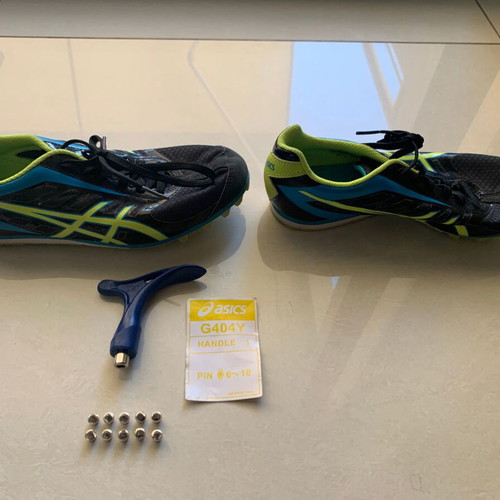 Asics G404Y track shoes used, size 37.5 with 10 replacement spikes