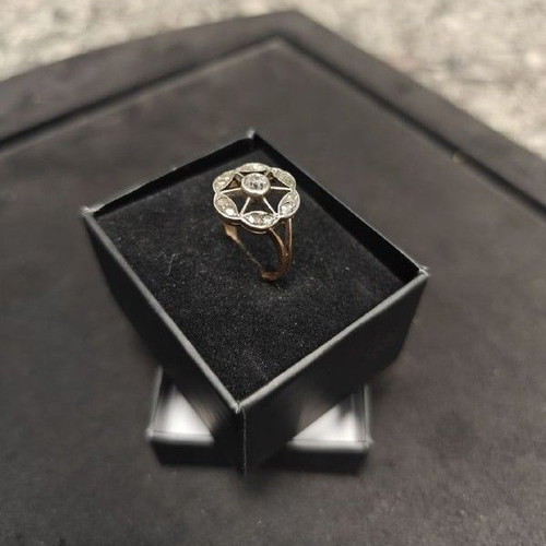 Antique gold ring with certified diamonds, like new