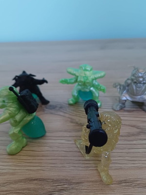 Underground figures like new pack of 5 No 8