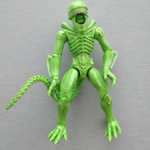 Modern Xenomorph Alien Green 2020 Collectable Action Figure like new