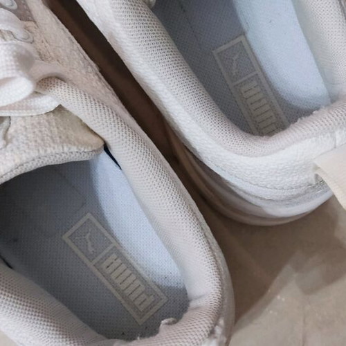 Puma athletic shoes size 39 used in good condition