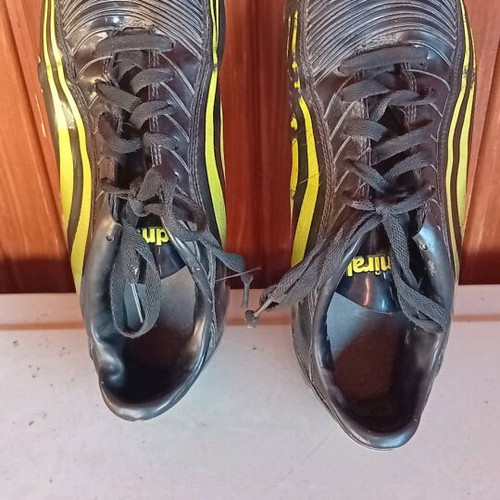 Admiral football shoes size 41 like new, white and yellow